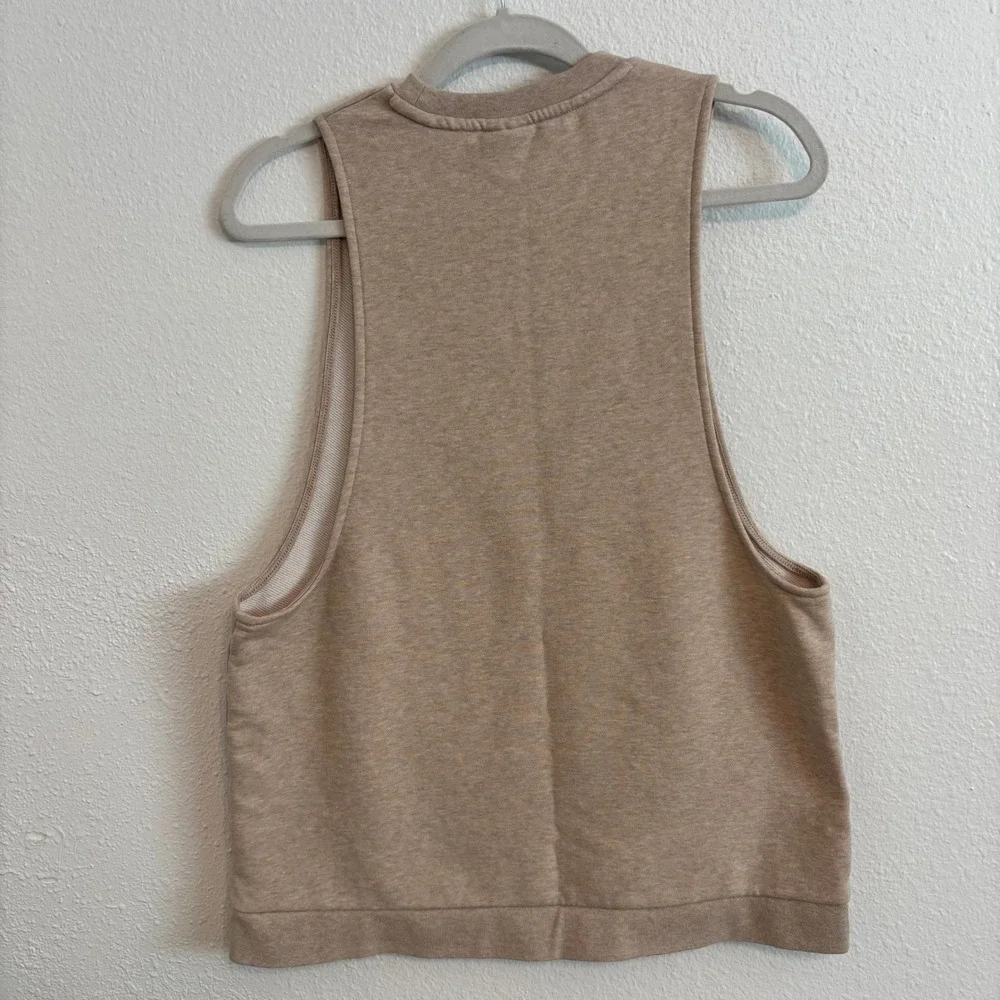 Nike Dri-FIT Tank Top Womens M Sleeveless Beige Athletic Workout Gym‎ Running